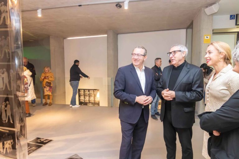 Exposición Outumuro orografía del camino Benidorm