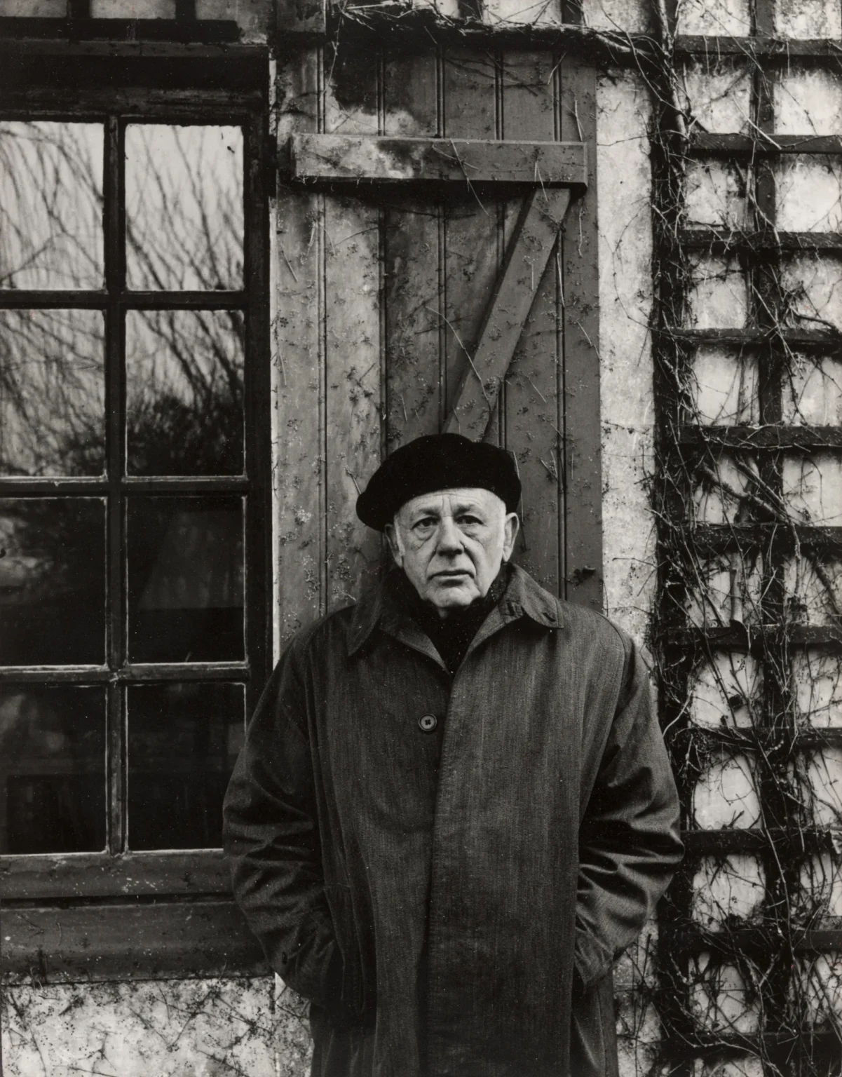 Paul Strand Paul Strand (1890 – 1976) fue el precursor de la denominada ‘Fotografía directa’, un movimiento que rechazaba la noción de que la fotografía debía imitar a las bellas artes y buscaba su propio leguaje con fotografías de alto nivel de detalle, sin apenas intervención del fotógrafo.