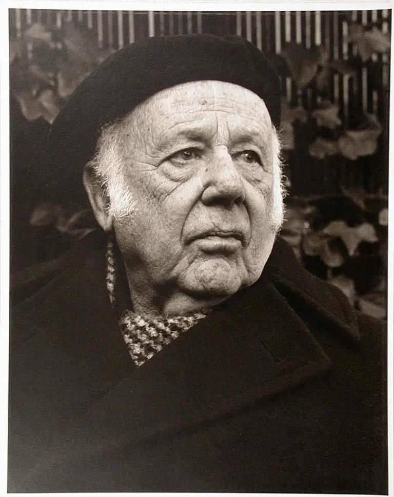 Paul Strand Paul Strand (1890 – 1976) fue el precursor de la denominada ‘Fotografía directa’, un movimiento que rechazaba la noción de que la fotografía debía imitar a las bellas artes y buscaba su propio leguaje con fotografías de alto nivel de detalle, sin apenas intervención del fotógrafo.