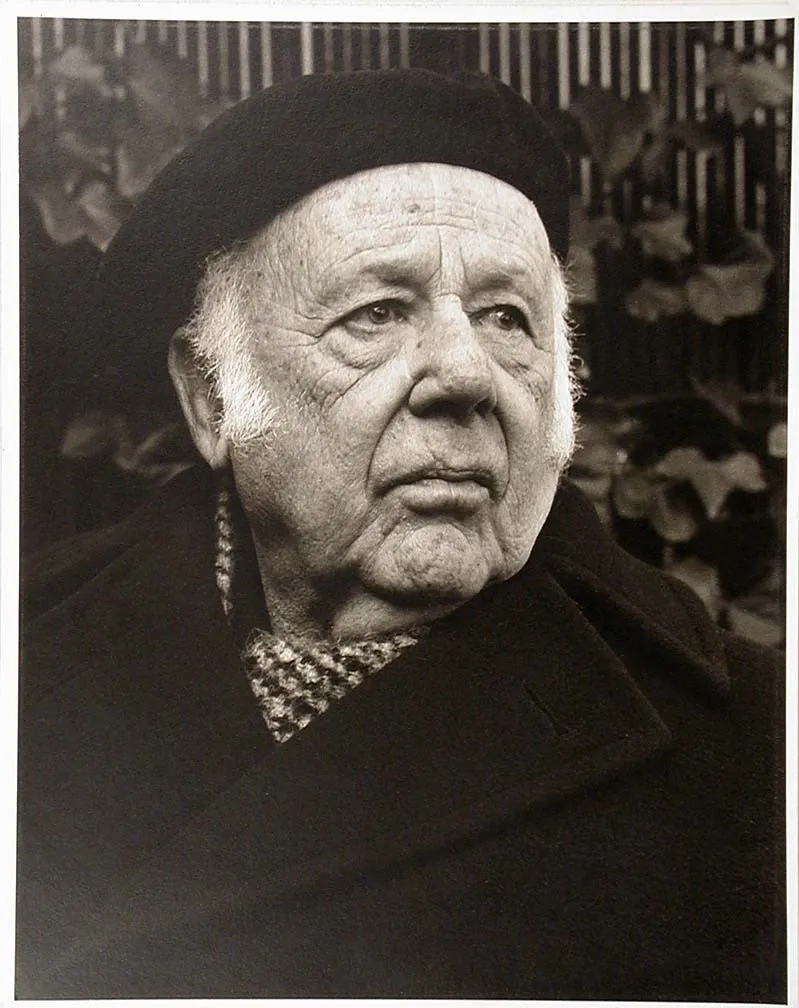 Paul Strand Paul Strand (1890 – 1976) fue el precursor de la denominada ‘Fotografía directa’, un movimiento que rechazaba la noción de que la fotografía debía imitar a las bellas artes y buscaba su propio leguaje con fotografías de alto nivel de detalle, sin apenas intervención del fotógrafo.