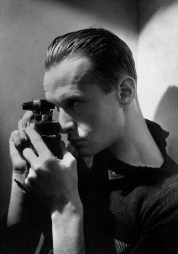 Páginas interiores del libro Fotografía Toda la historia mostrando el análisis detallado de obras maestras