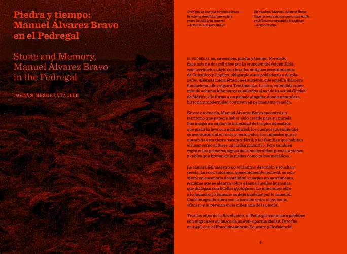 Páginas interiores del fotolibro Pedregal mostrando el paisaje de piedra volcánica capturado por Manuel Álvarez Bravo.