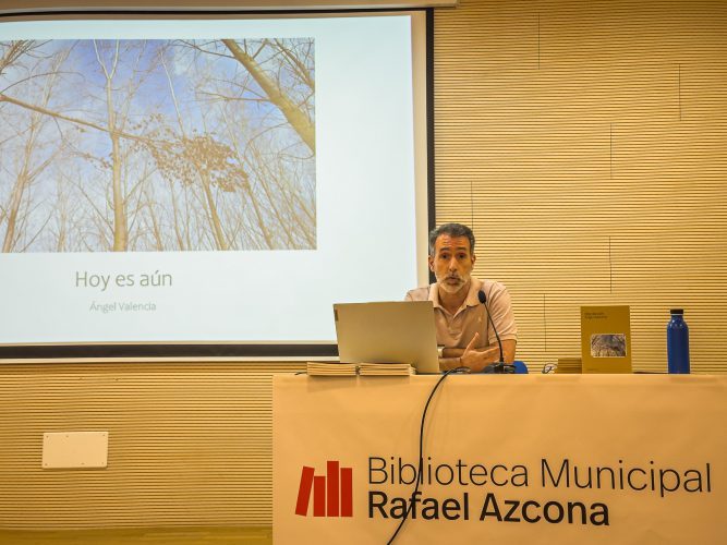 Presentación Jardín Remoto Books Vol.3 Hoy es aún Ángel Valencia-2