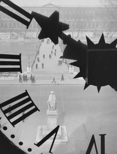 Le Pont des Arts vu à travers l’horloge de l’Institut de France [El Pont des Arts visto a través del reloj del Instituto de Francia], París, 1929-1932
