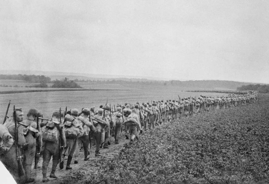 Marche forcée vers le front [Marcha forzada hacia el frente], Polonia, 1915
