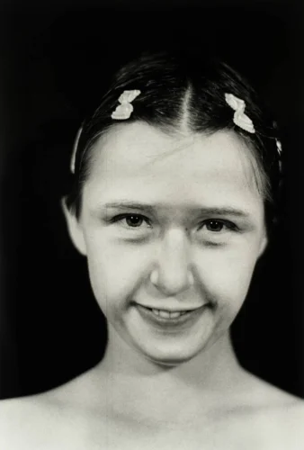 Untitled A-E 1975 – Cindy Sherman