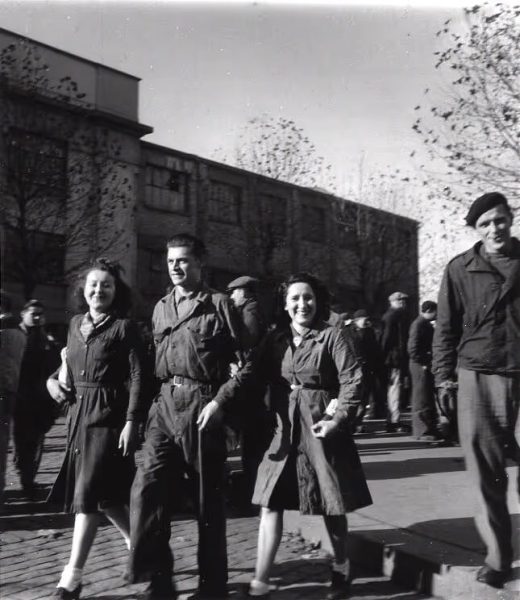 Robert Doisneau Renault-13