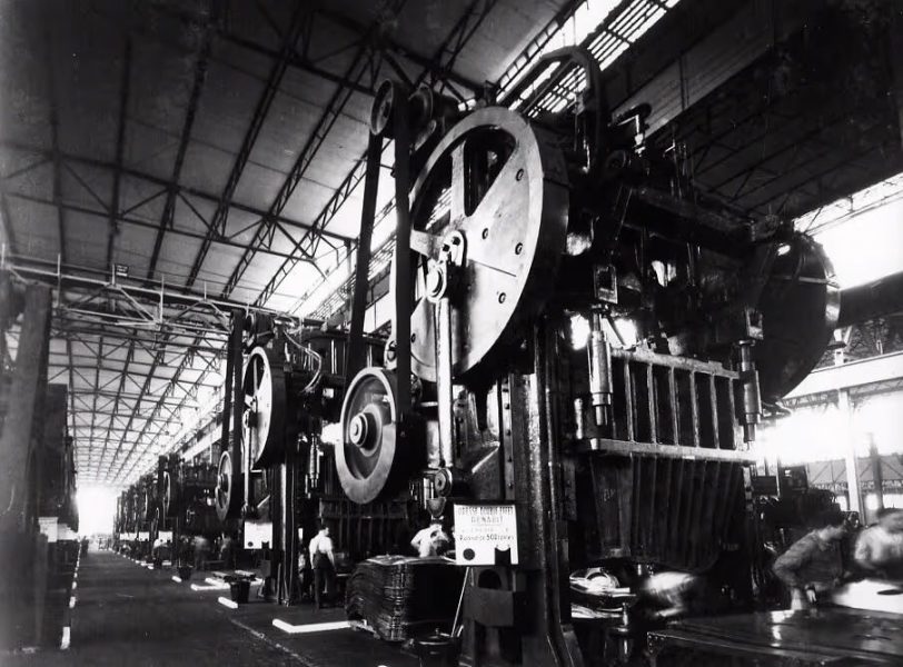 Robert Doisneau Renault-2