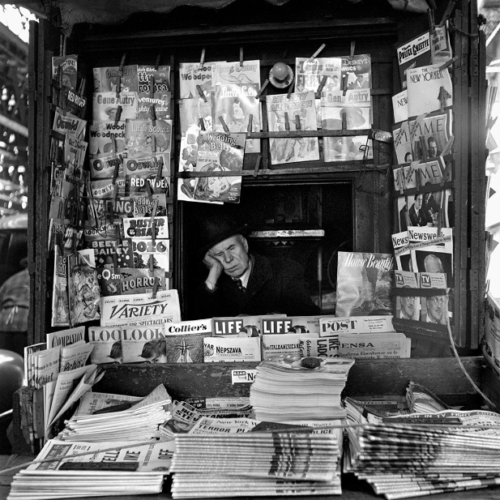 vivian-maier-kioskero-nueva-york-1954