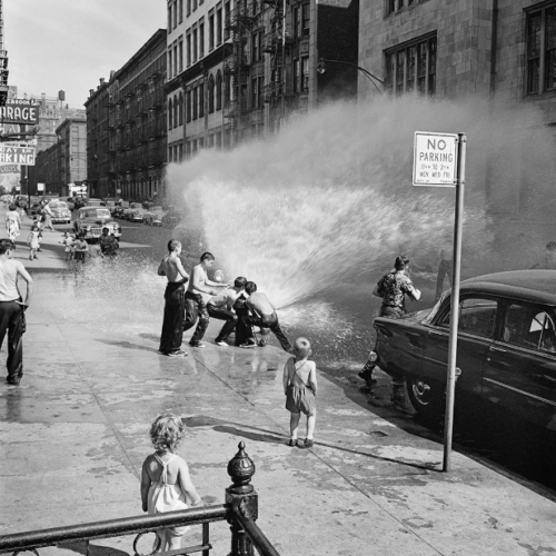 vivian-maier-niños-agua-nueva-york-1954